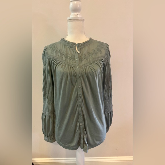 Elegant Eyelet Lace Trim Blouse - Picture 8 of 9